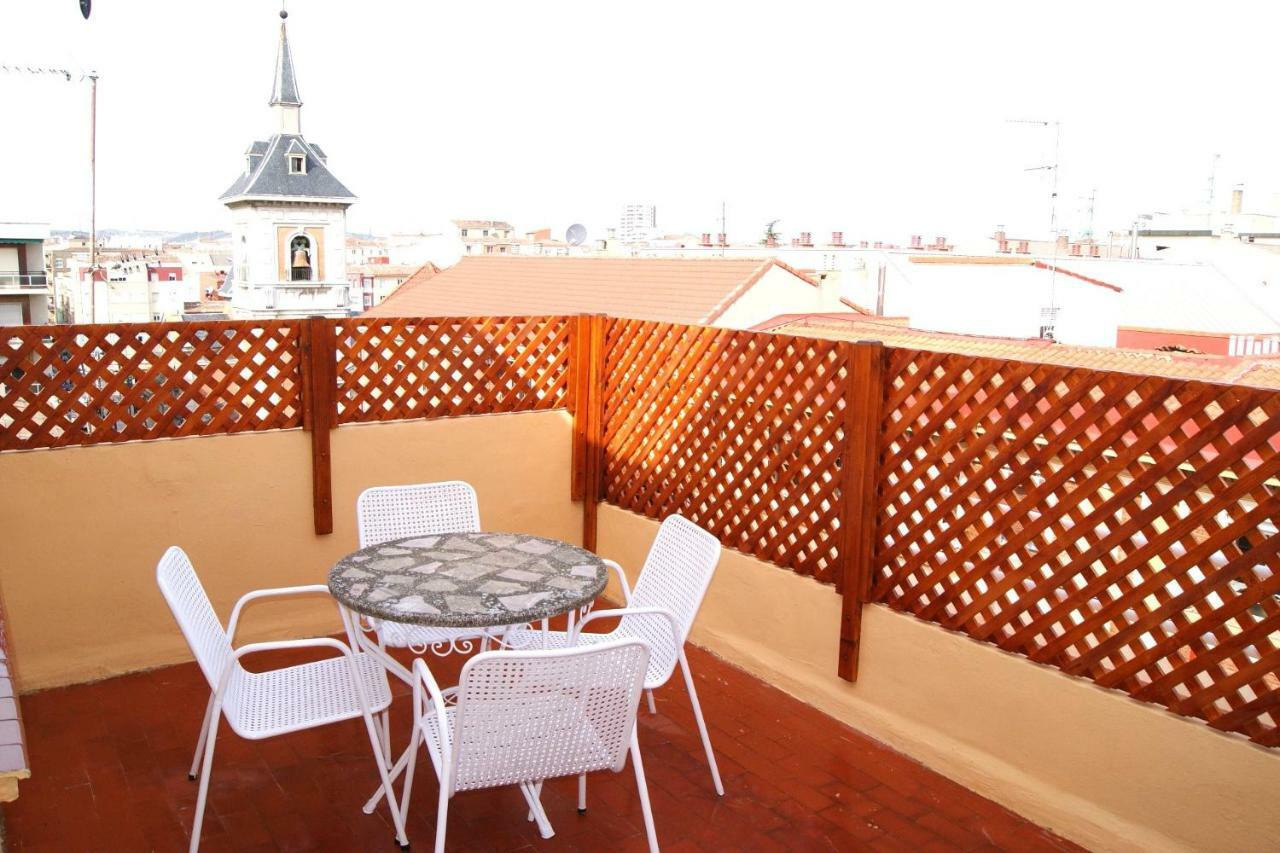 Calfred Iglesia Santa Teresita Apartment Logrono Luaran gambar