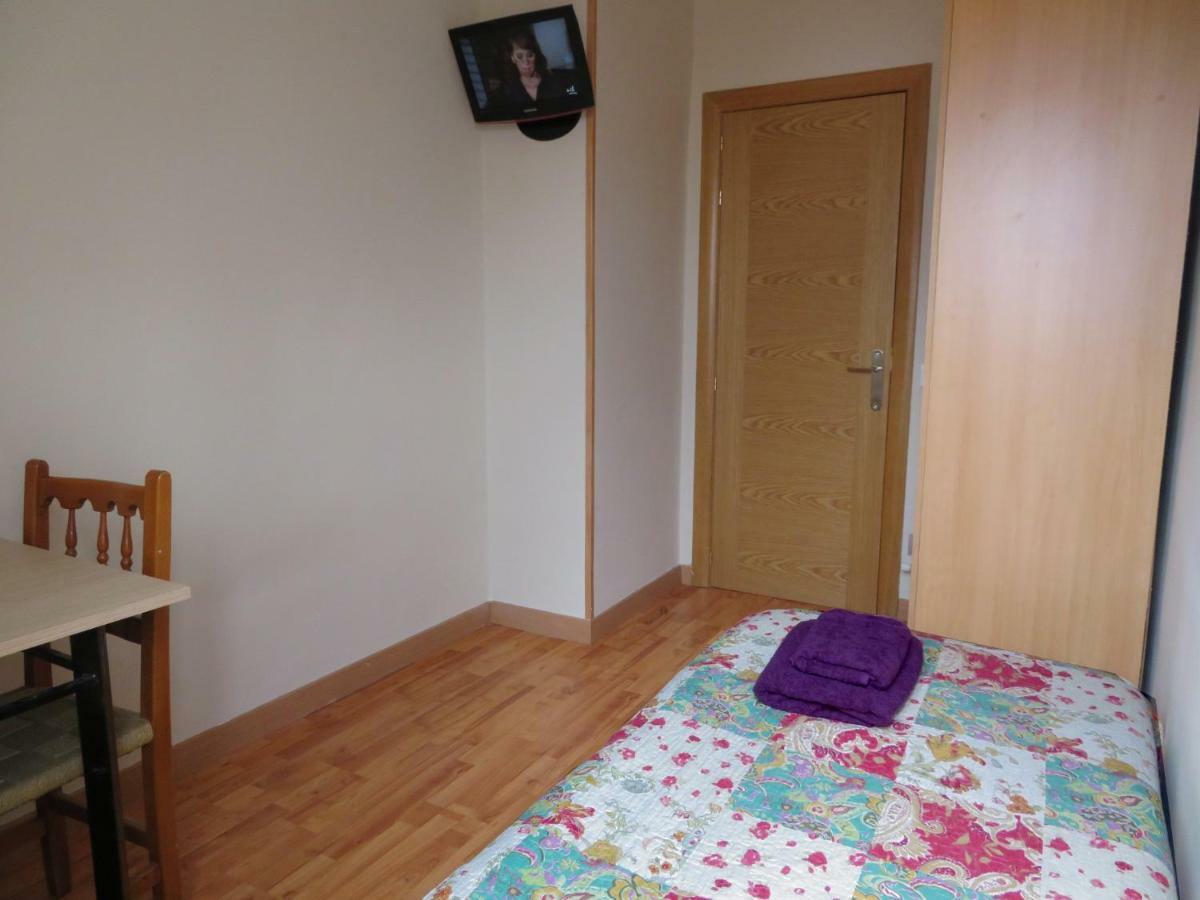 Calfred Iglesia Santa Teresita Apartment Logrono Luaran gambar