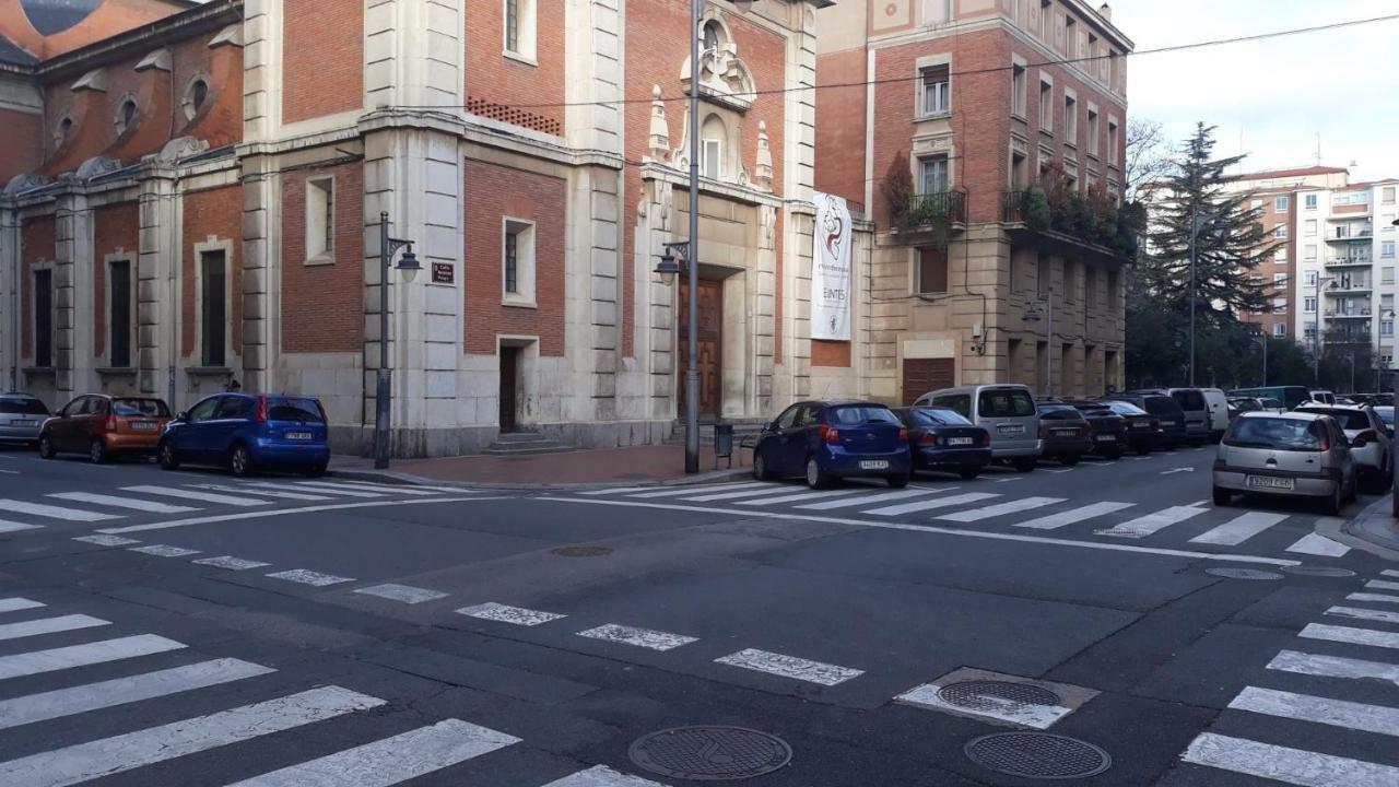 Calfred Iglesia Santa Teresita Apartment Logrono Luaran gambar