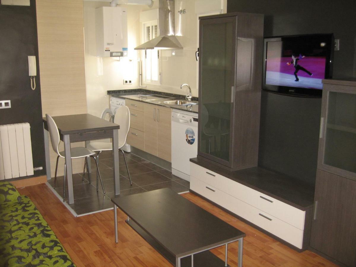 Calfred Iglesia Santa Teresita Apartment Logrono Luaran gambar